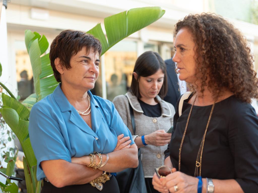 ផលប៉ះពាល់នៃកំណត់ហេតុថ្មីៗលើការបង្កើតផ្លូវអាជីវកម្ម